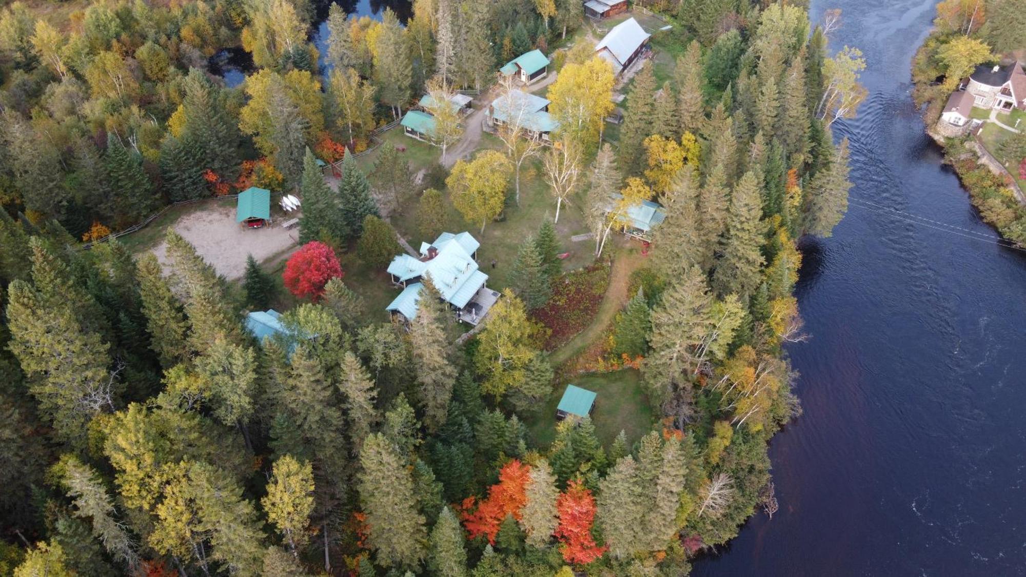 Domaine Le Bostonnais - Le Village En Bois Rond La Tuque Exterior foto