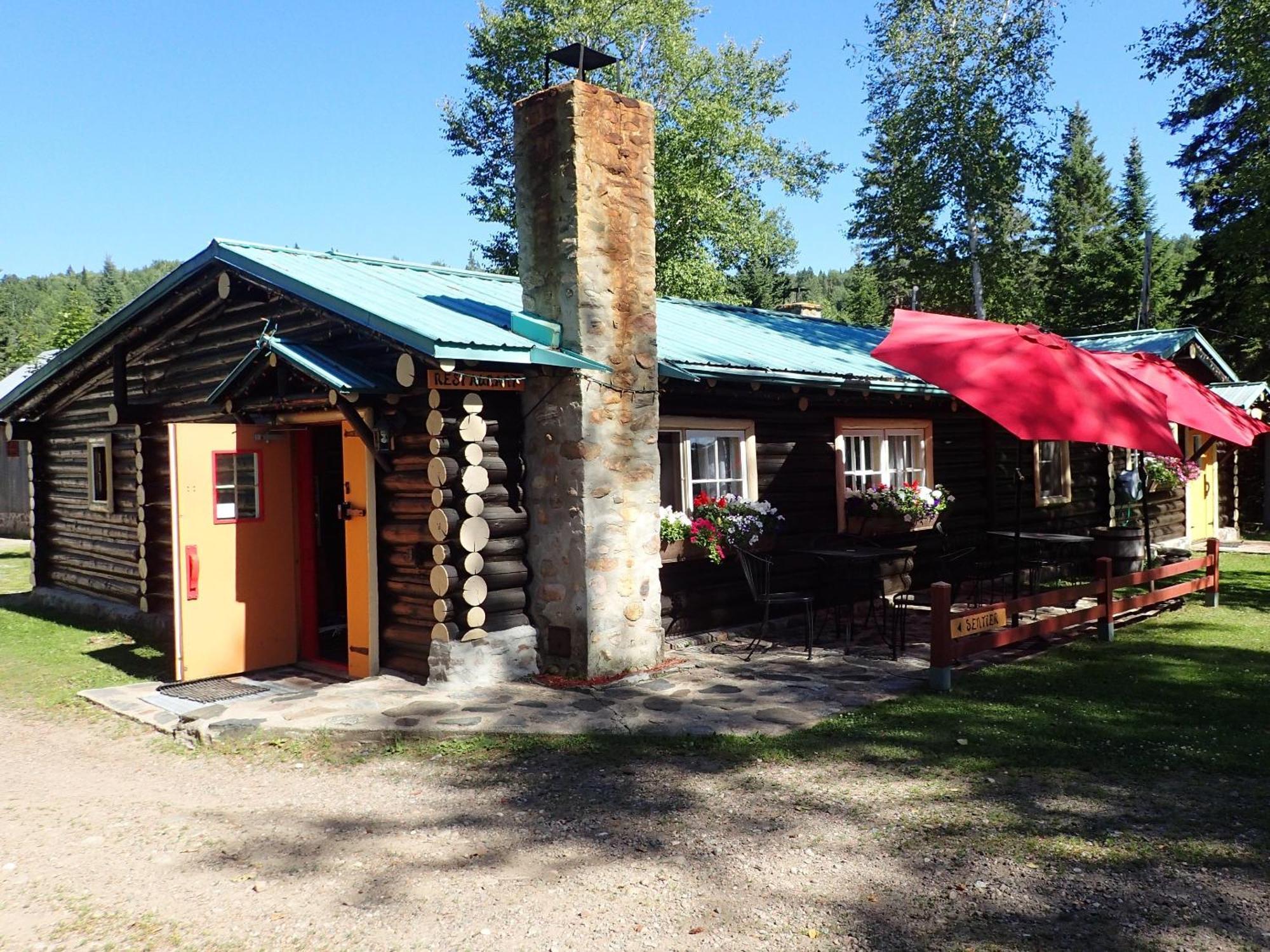 Domaine Le Bostonnais - Le Village En Bois Rond La Tuque Exterior foto