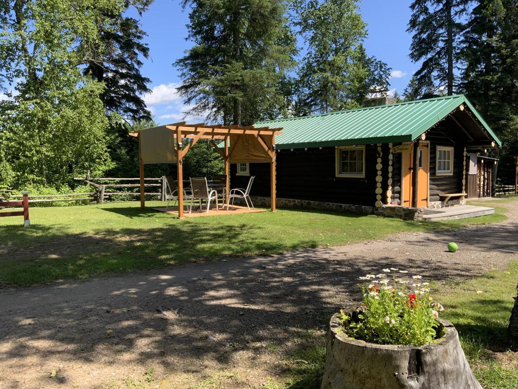 Domaine Le Bostonnais - Le Village En Bois Rond La Tuque Cameră foto