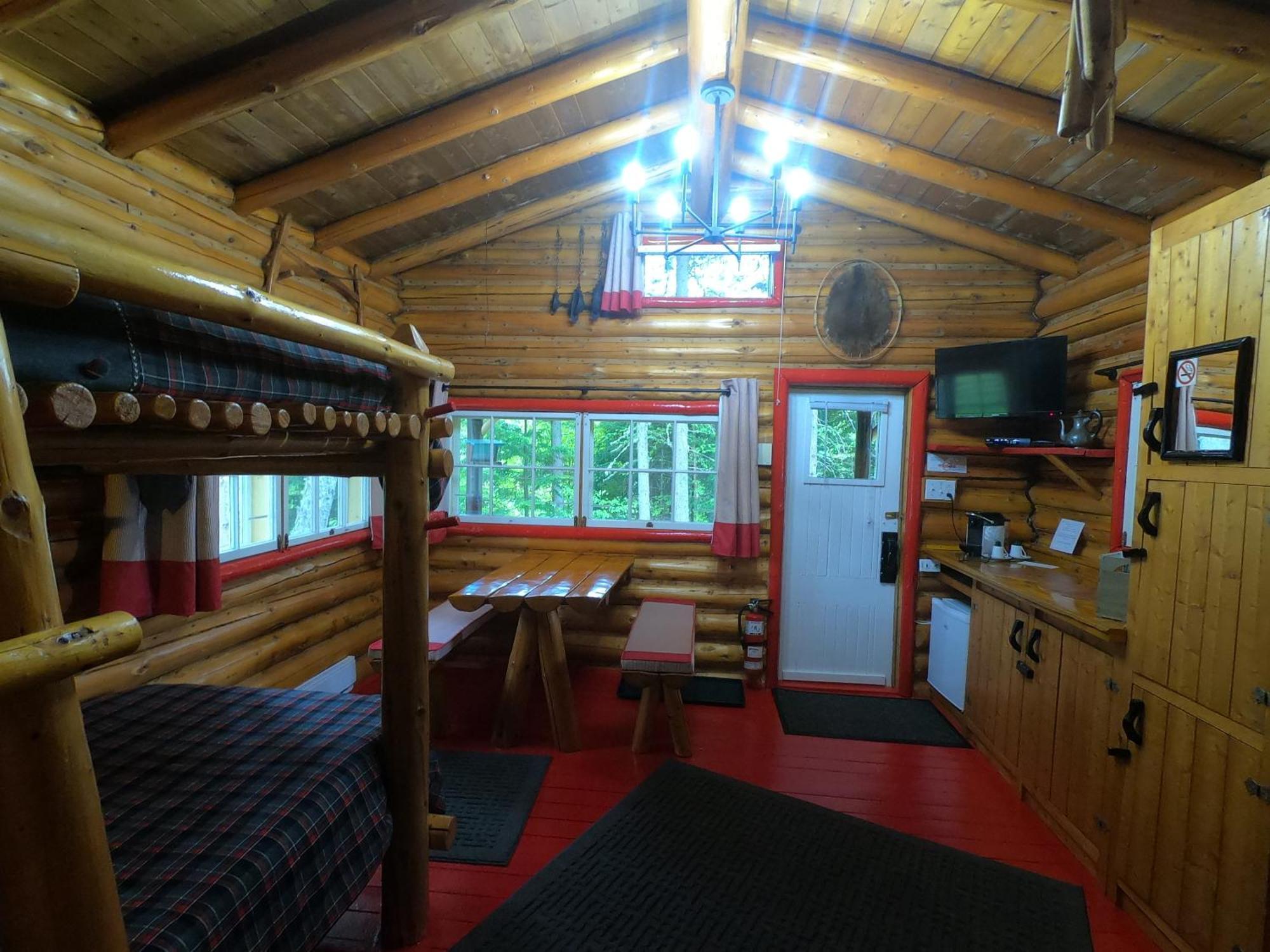 Domaine Le Bostonnais - Le Village En Bois Rond La Tuque Cameră foto